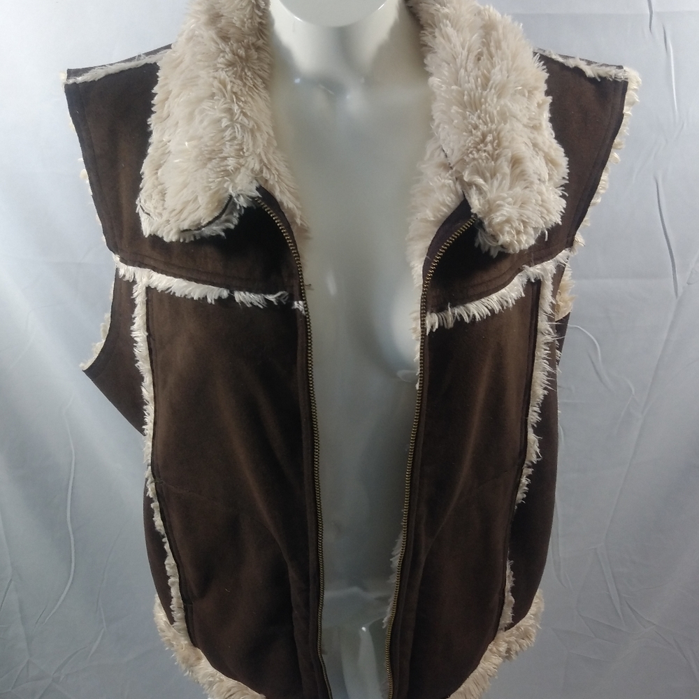 Faded. Vest - Picture 3 of 4